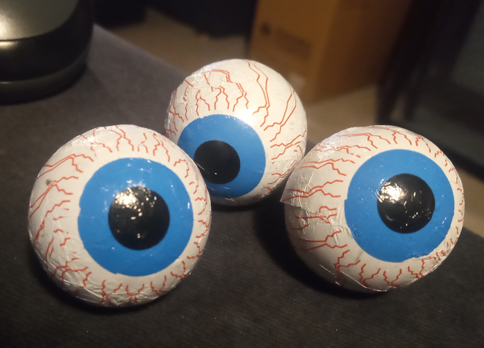 Hallowe'en chocolate eyeballs